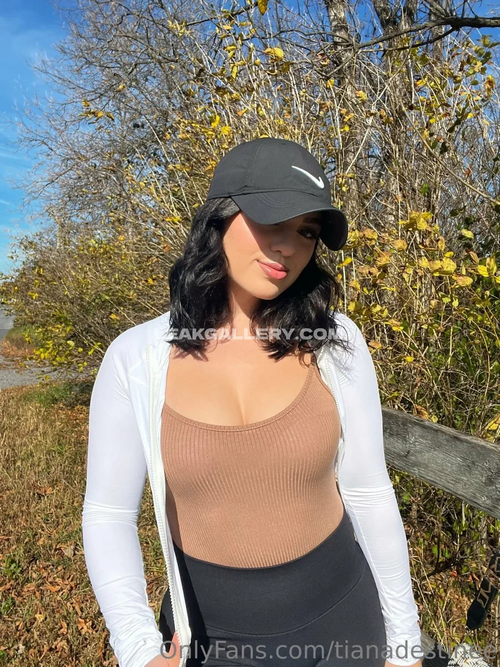 Tianadestinee Outdoor Bodysuit Pose OnlyFans Photo Leaked