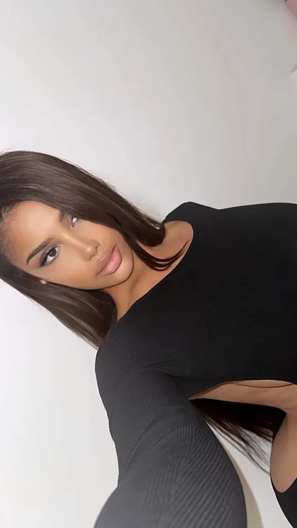 Tootatis Black Bodysuit Selfie Pose OnlyFans Video Leaked
