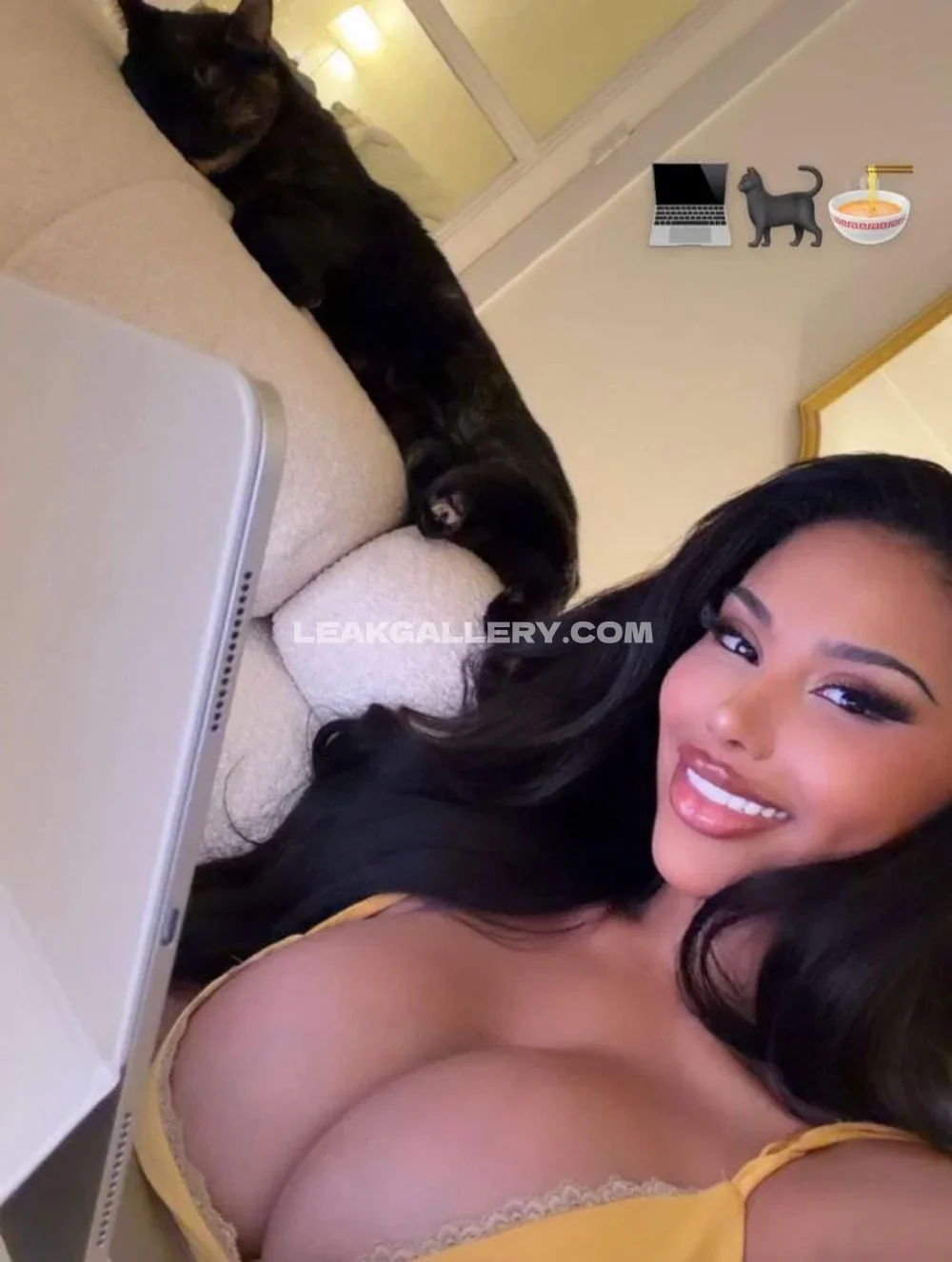 Tootatis Yellow Bra Selfie Pose OnlyFans Photo Leaked