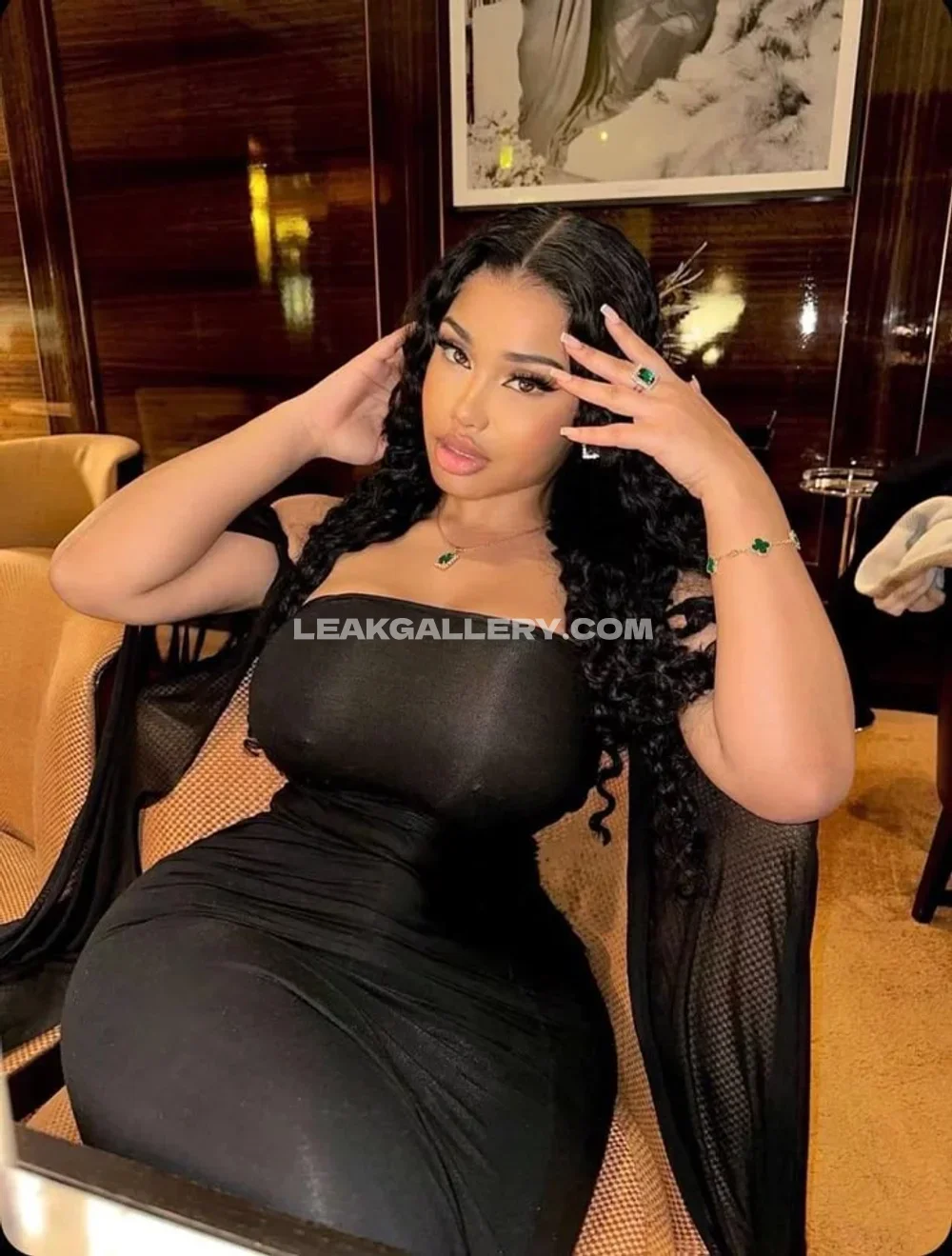 Tootatis Black Dress Pose OnlyFans Photo Leaked