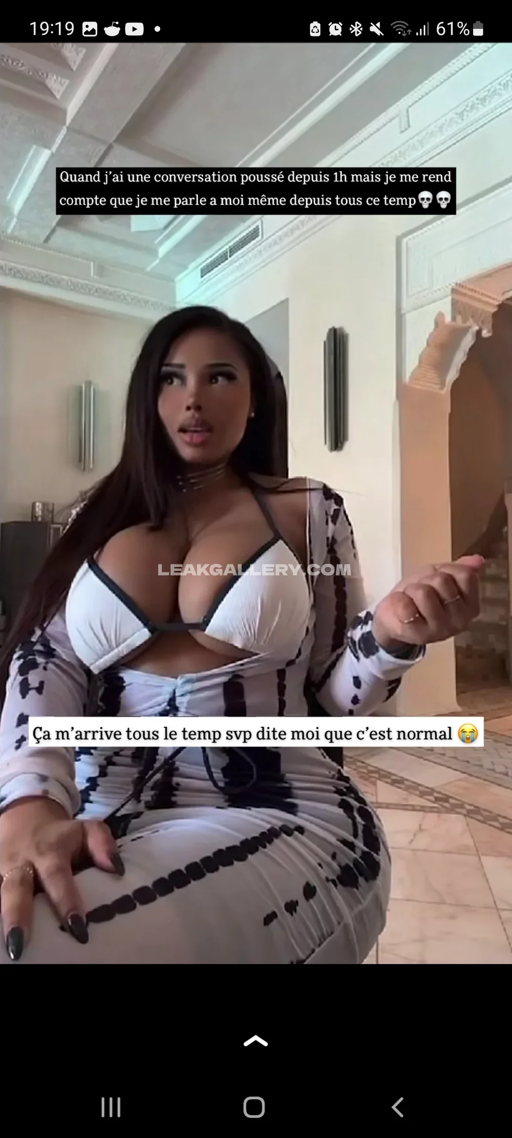 Tootatis Plunging Dress Pose OnlyFans Photo Leaked