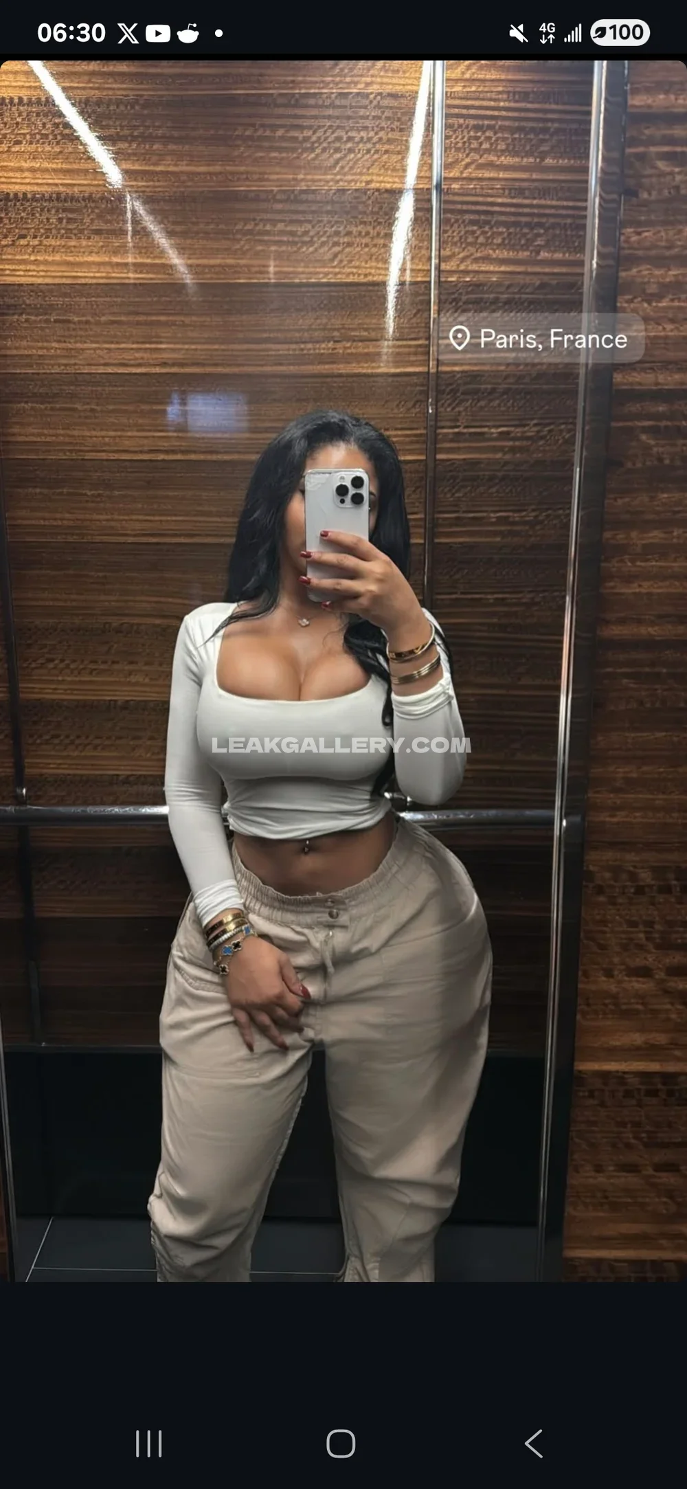 Tootatis Mirror Selfie In Crop Top OnlyFans Photo Leaked