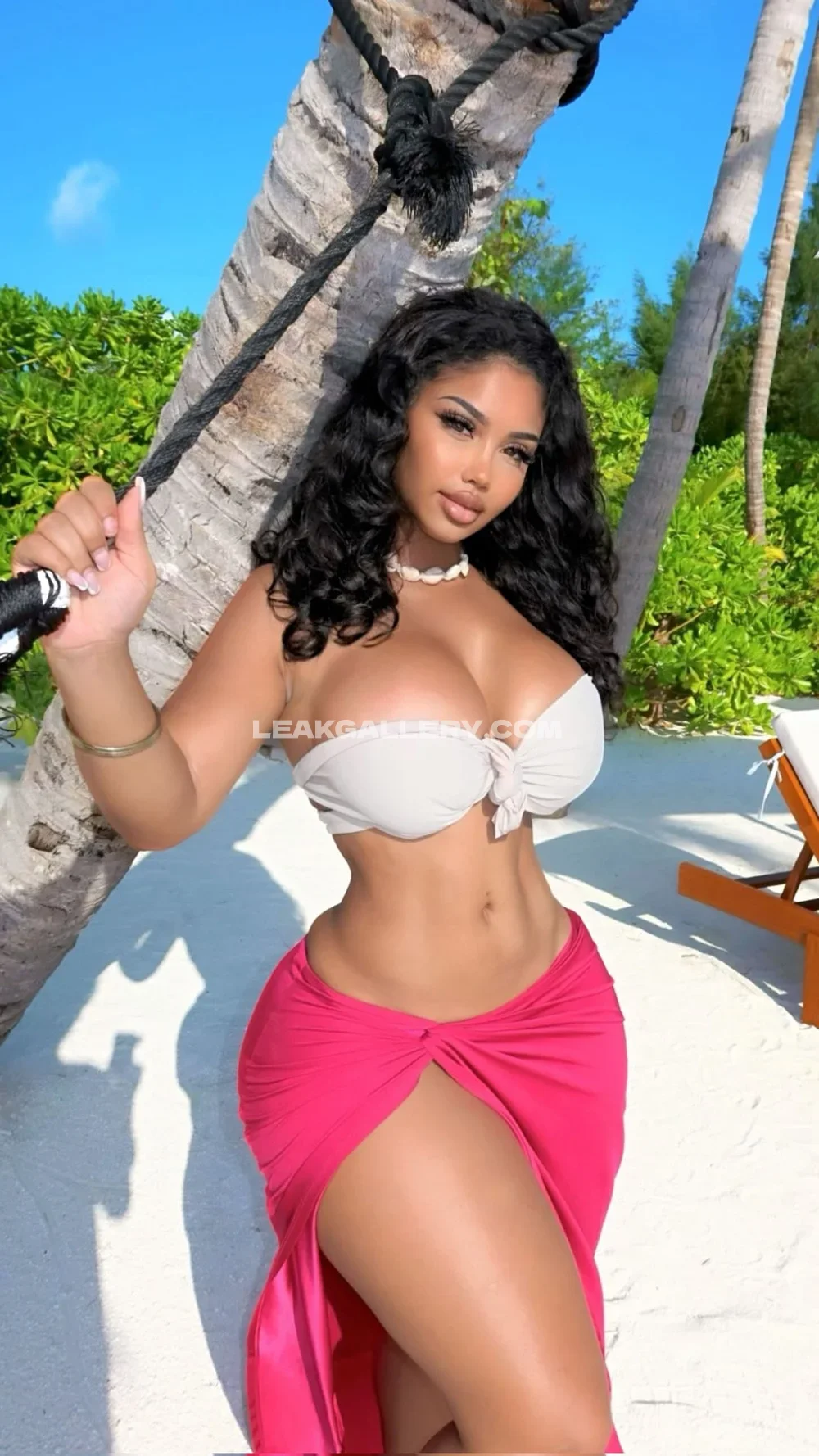 Tootatis Bikini Top Beach Pose OnlyFans Photo Leaked
