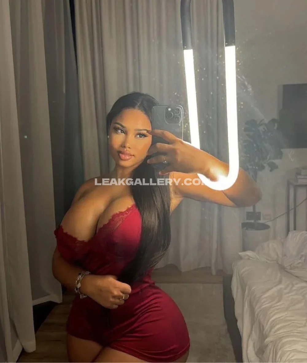Tootatis Red Dress Mirror Selfie OnlyFans Photo Leaked