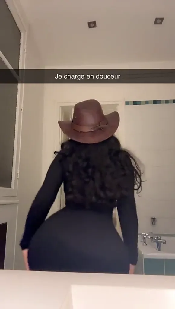 Tootatis Curvy Back In Cowboy Hat OnlyFans Video Leaked