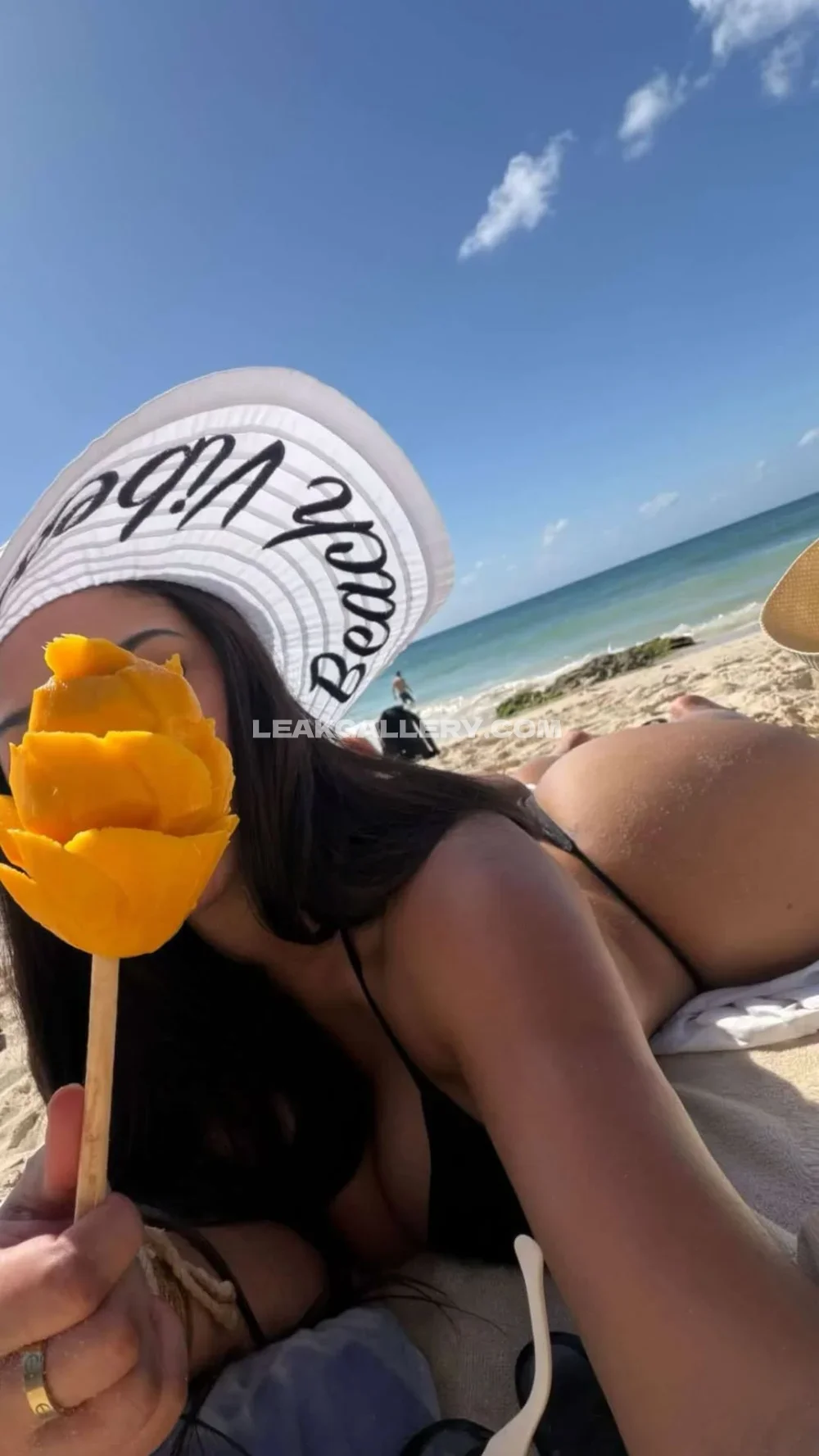 Tootatis Beach Bikini Selfie OnlyFans Photo Leaked