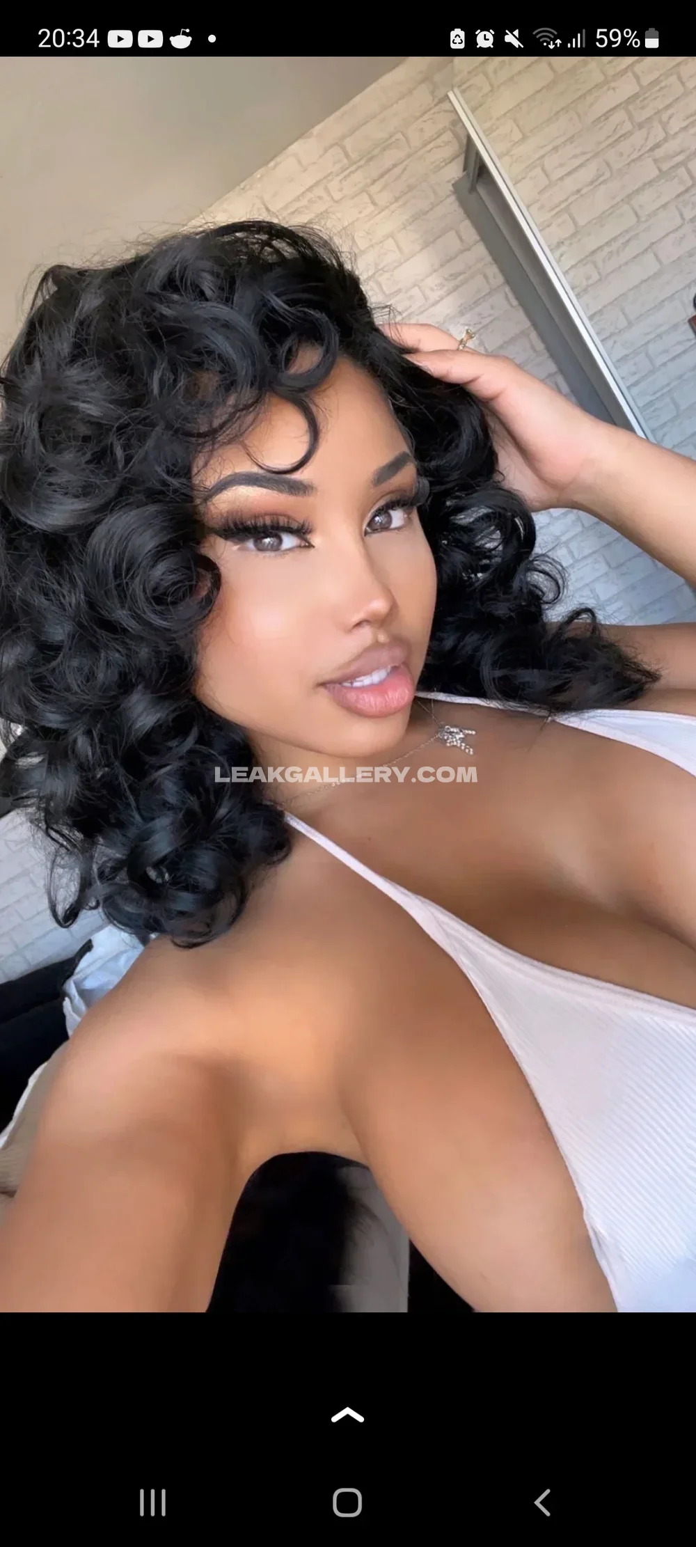 Tootatis White Top Selfie Pose OnlyFans Photo Leaked