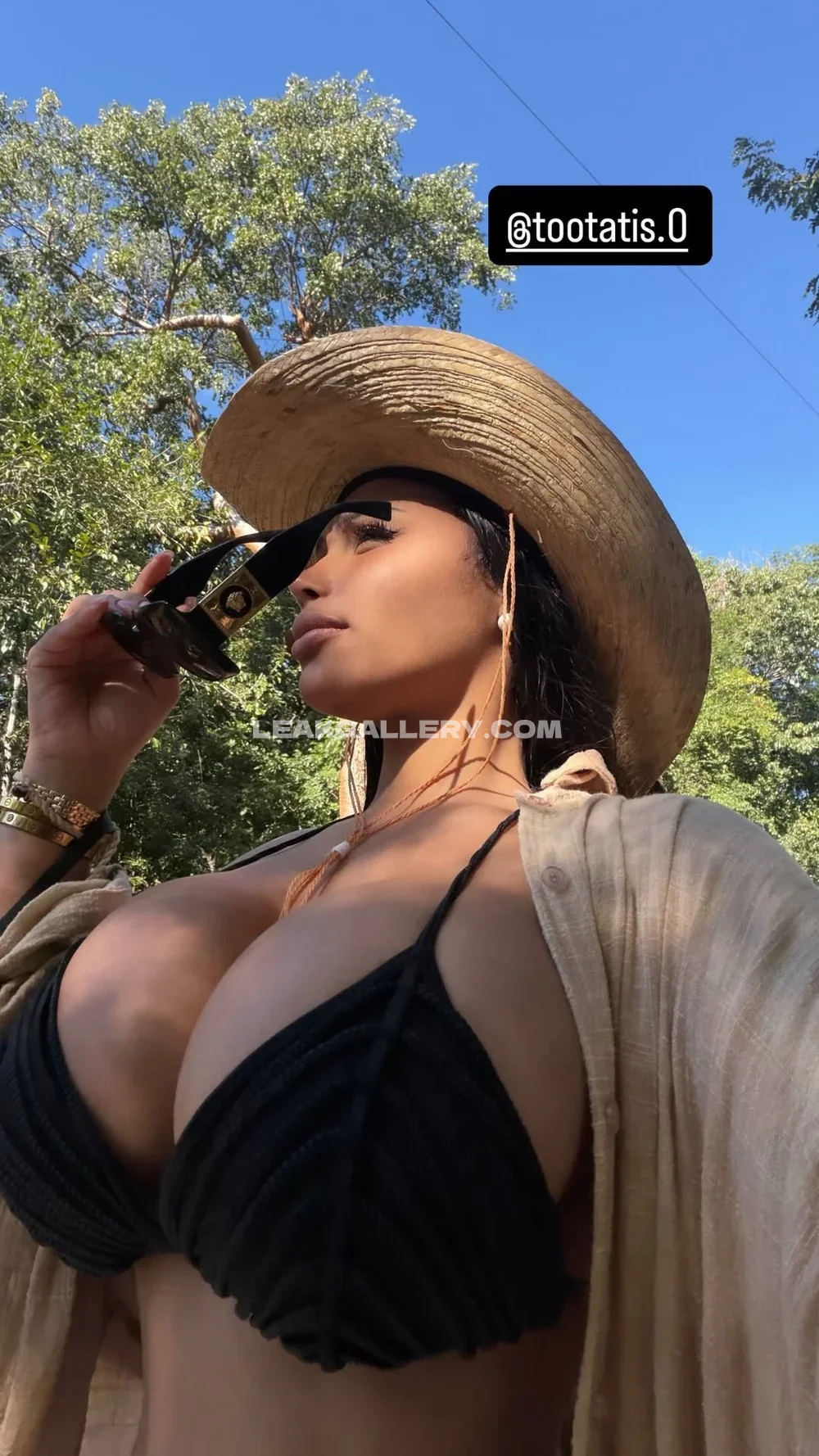 Tootatis Black Bikini Top Outdoor OnlyFans Photo Leaked