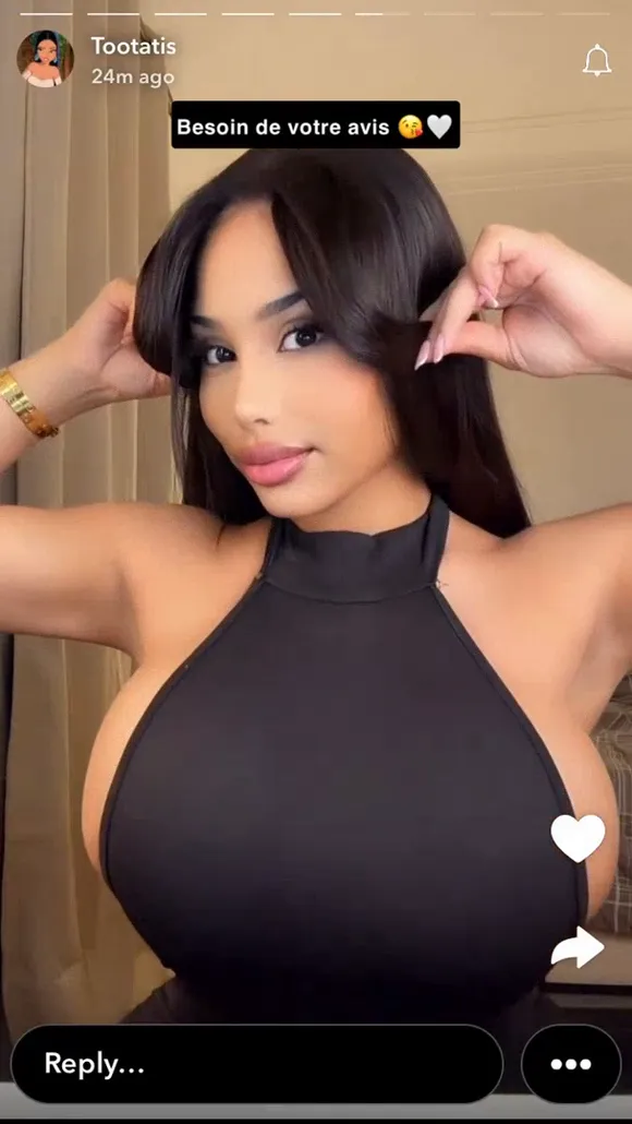 Tootatis Black Halter Top Pose OnlyFans Video Leaked