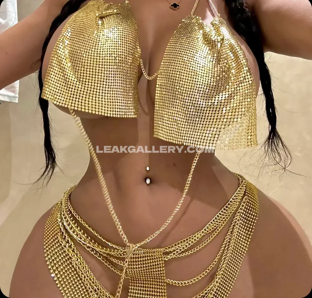 Tootatis Gold Chain Bikini Display OnlyFans Photo Leaked