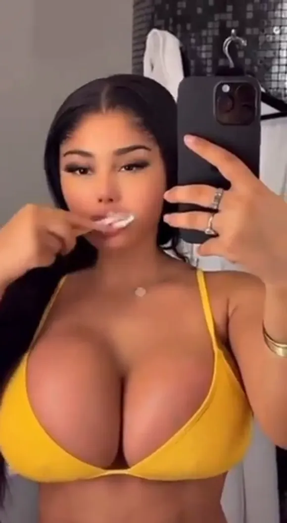 Tootatis Yellow Bra Selfie Brush OnlyFans Video Leaked