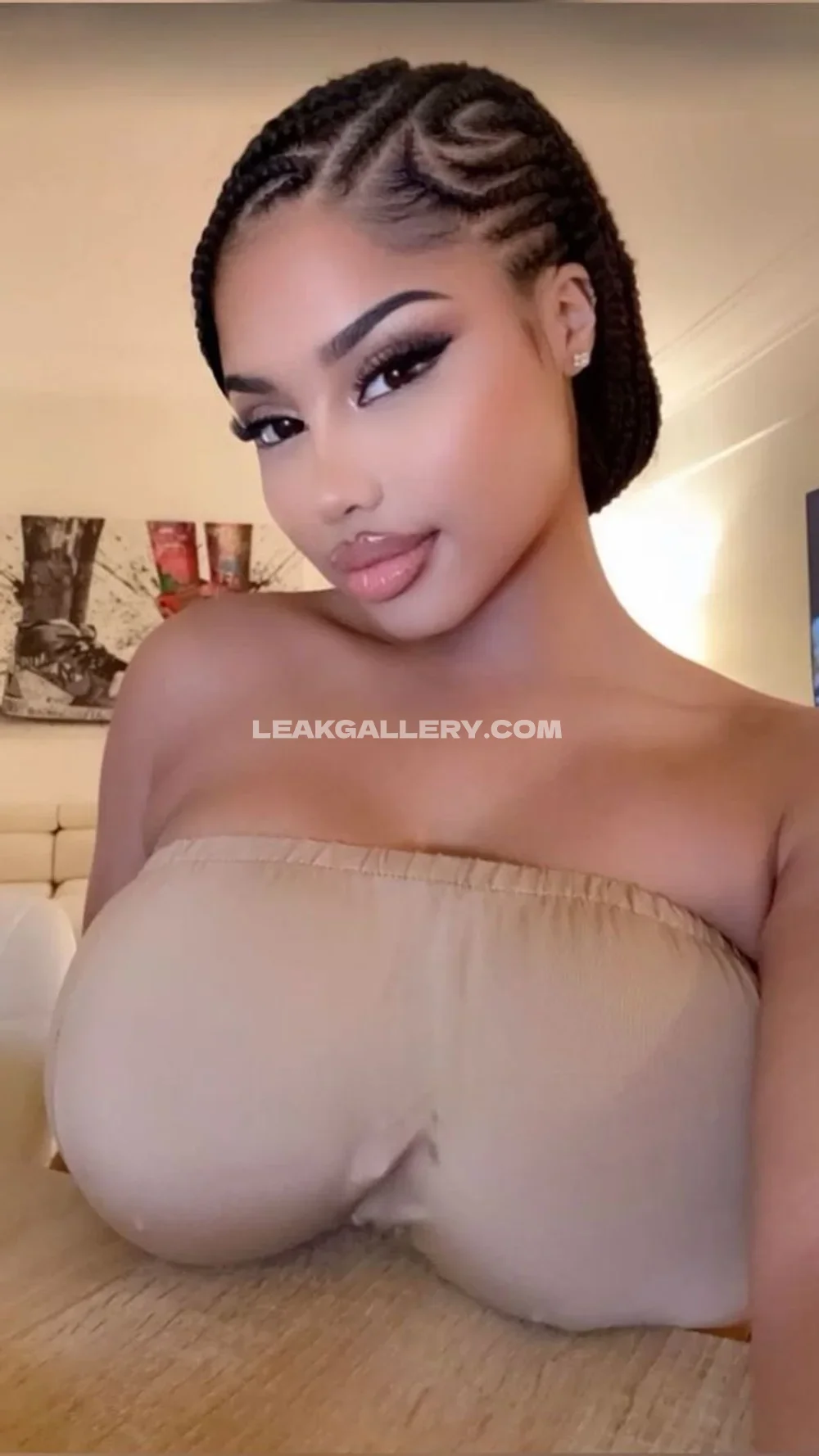 Tootatis Topless Strapless Bra Pose OnlyFans Photo Leaked