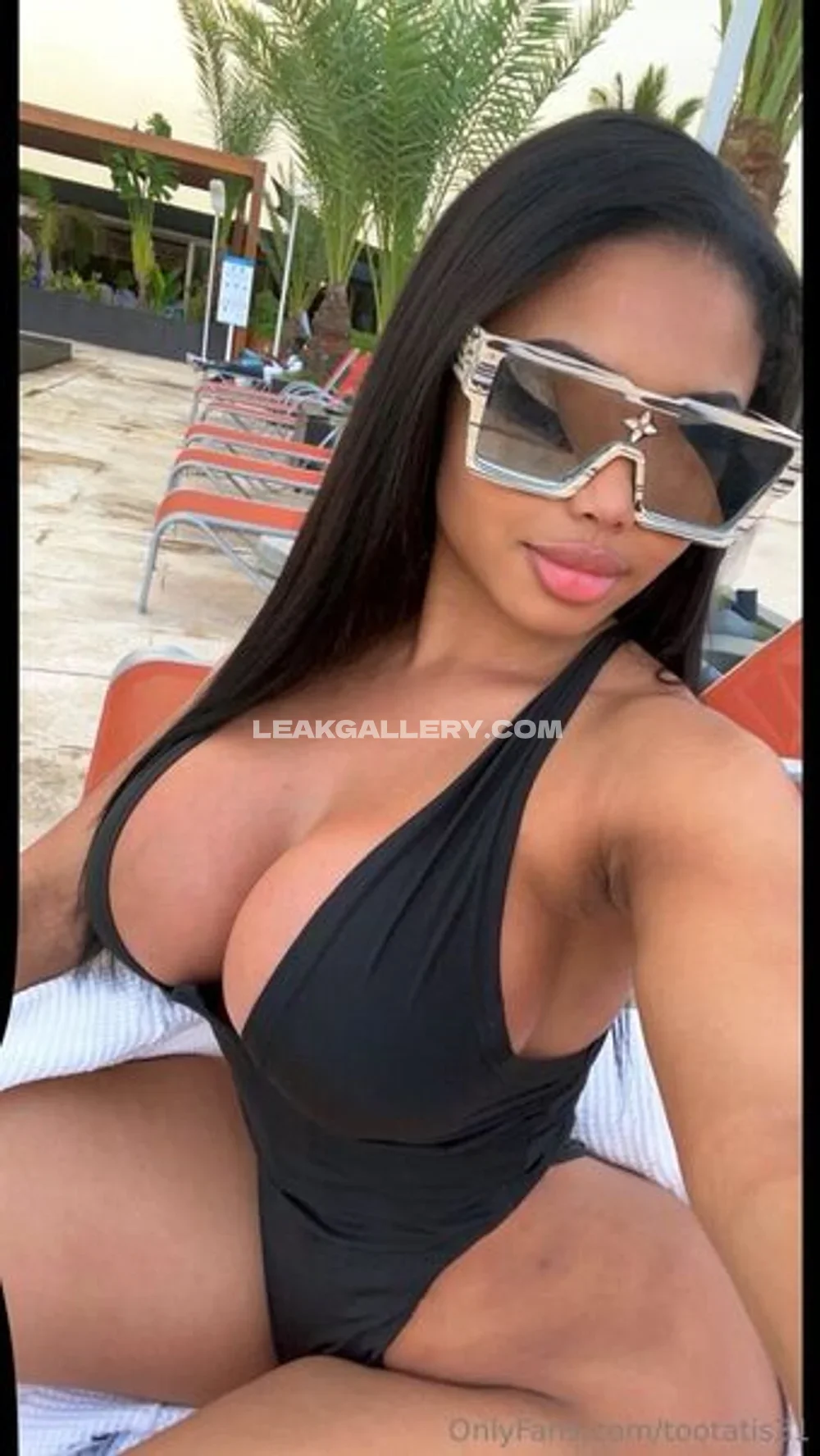 Tootatis Black Swimsuit Selfie OnlyFans Photo Leaked
