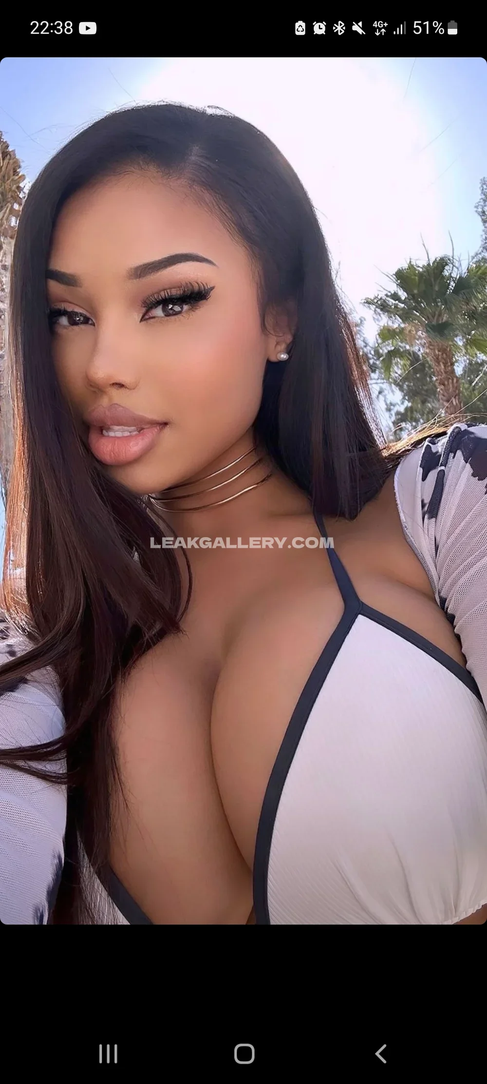 Tootatis Deep Cleavage Selfie OnlyFans Photo Leaked