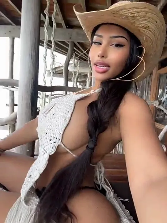 Tootatis Cowboy Hat Bikini Selfie OnlyFans Video Leaked