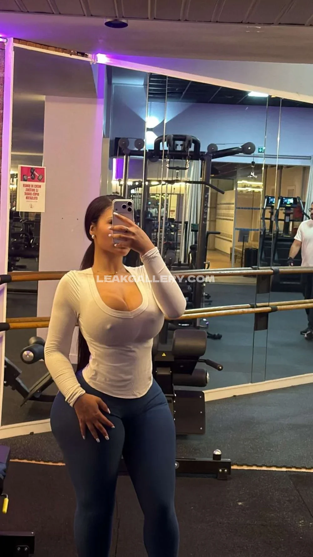 Tootatis Gym Selfie Pose OnlyFans Photo Leaked