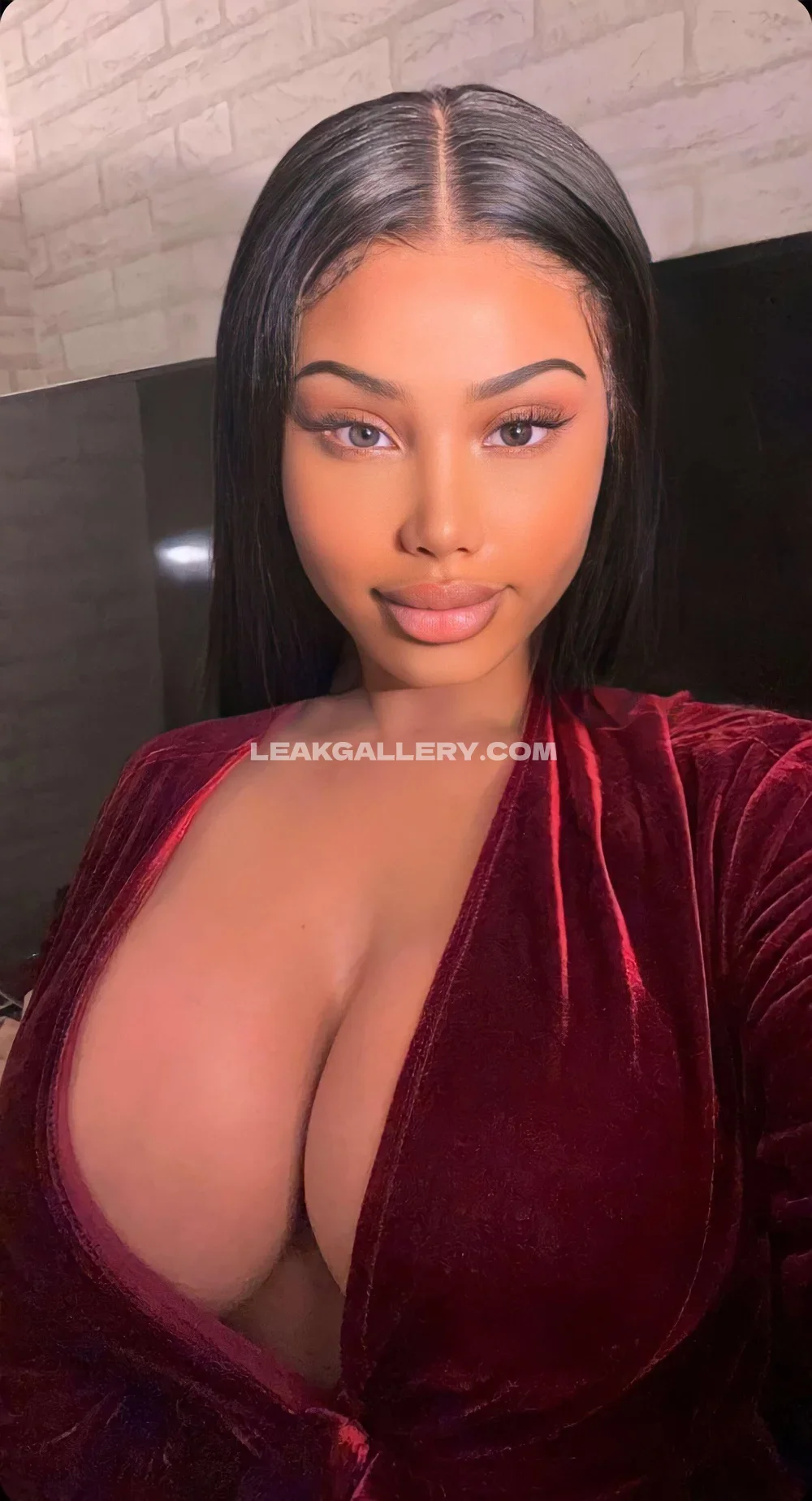 Tootatis Deep V Neck Velvet Top OnlyFans Photo Leaked