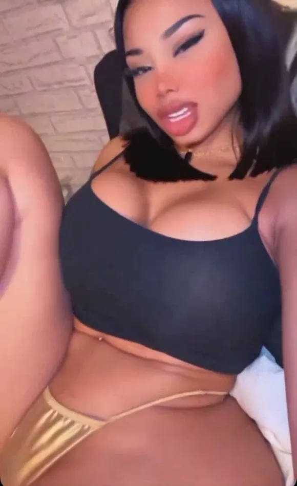 Tootatis Topless Bra Tease OnlyFans Video Leaked