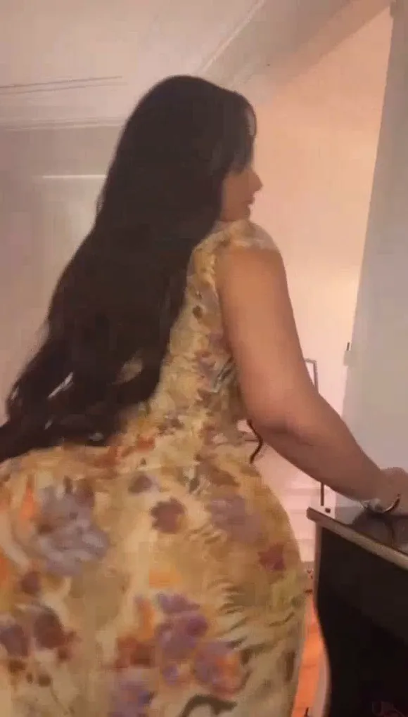 Tootatis Floral Dress Ass View OnlyFans Video Leaked
