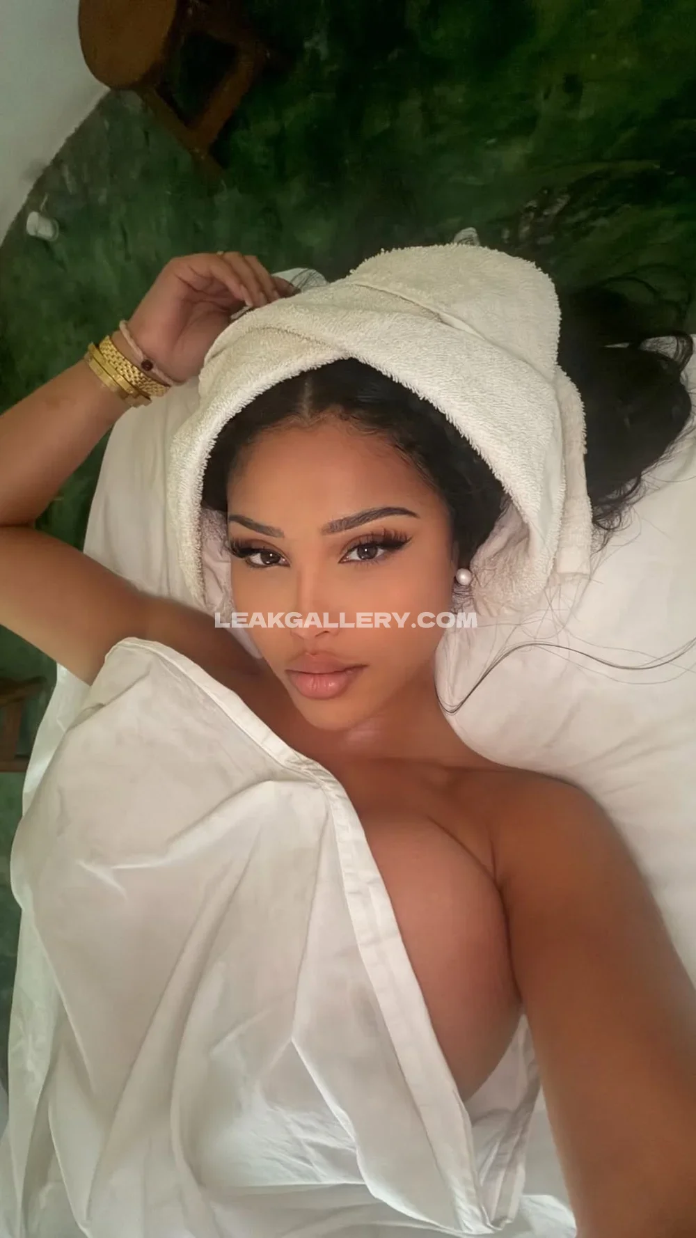 Tootatis Towel Wrapped After Bath OnlyFans Photo Leaked