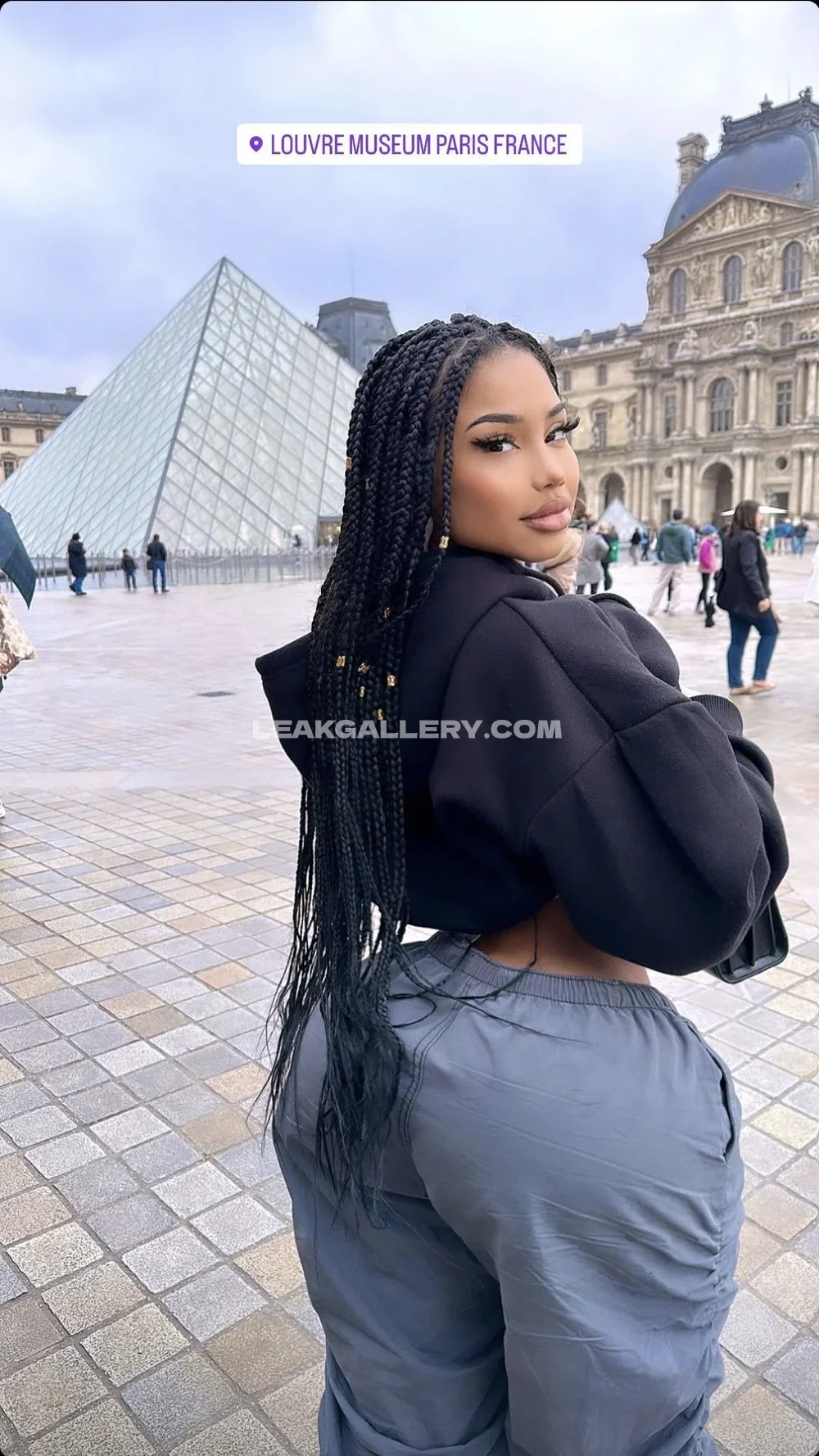 Tootatis Braided Hair Louvre Pose OnlyFans Photo Leaked