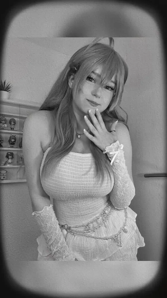 Upminaa Lace Glove Tease OnlyFans Video Leaked