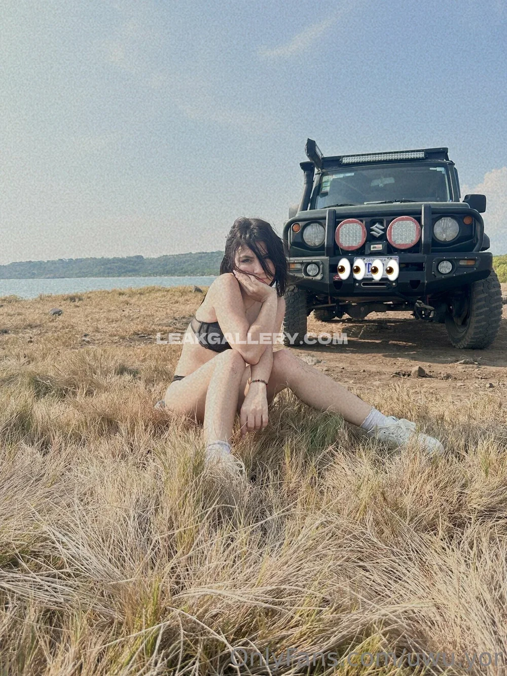 Uwu.yor Bikini Outdoor Pose OnlyFans Photo Leaked