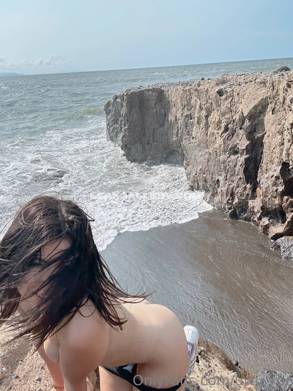 Uwu.yor Topless Beach Pose OnlyFans Photo Leaked