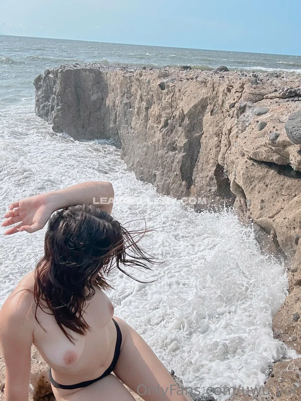 Uwu.yor Topless Beach Pose OnlyFans Photo Leaked