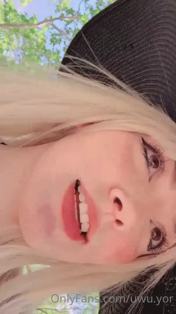 Uwu.yor Blonde Hair Selfie Smile OnlyFans Video Leaked
