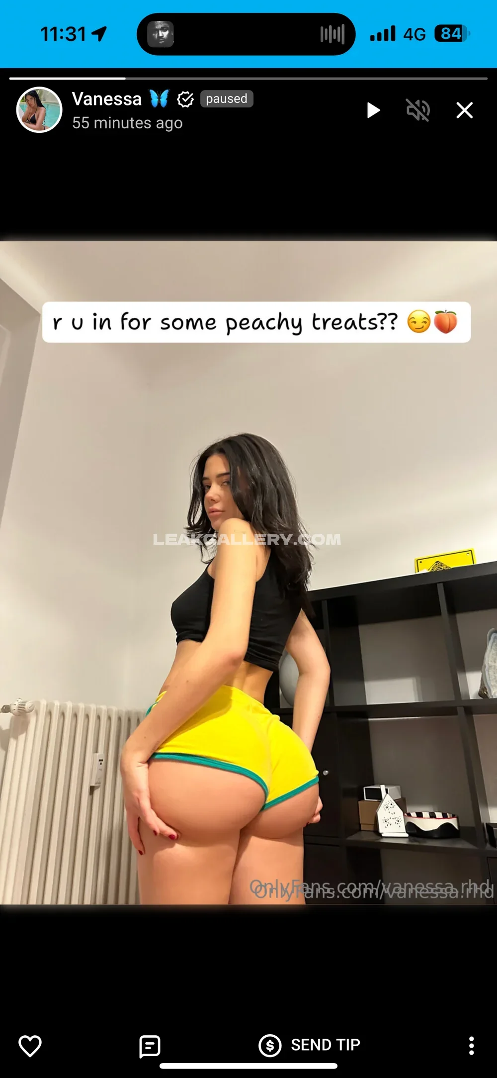 Vanessa.rhd Yellow Shorts Ass Grab OnlyFans Photo Leaked