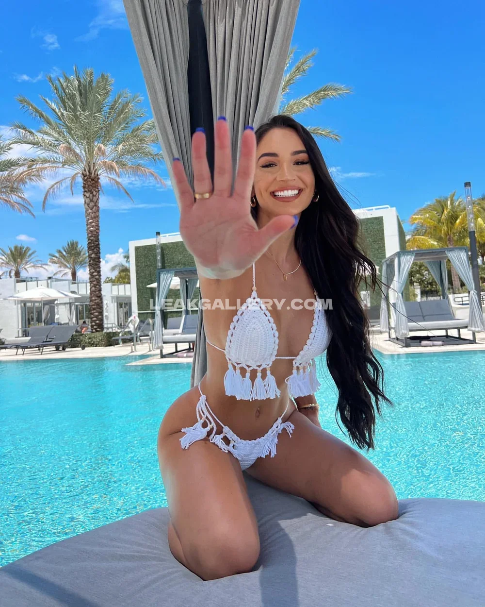 Vanessachristinex White Crochet Bikini Pose OnlyFans Photo Leaked