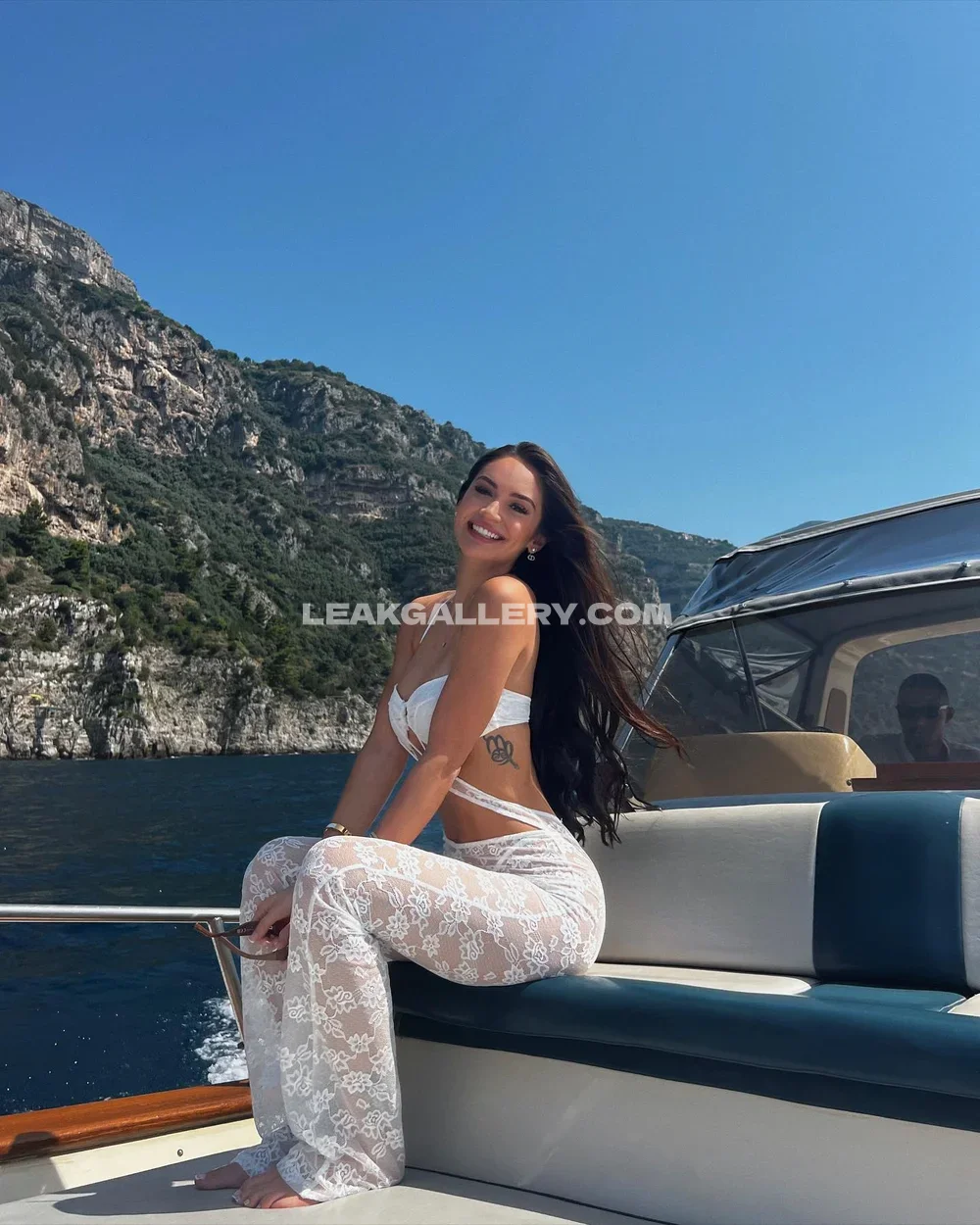 Vanessachristinex White Lace Pants Pose OnlyFans Photo Leaked