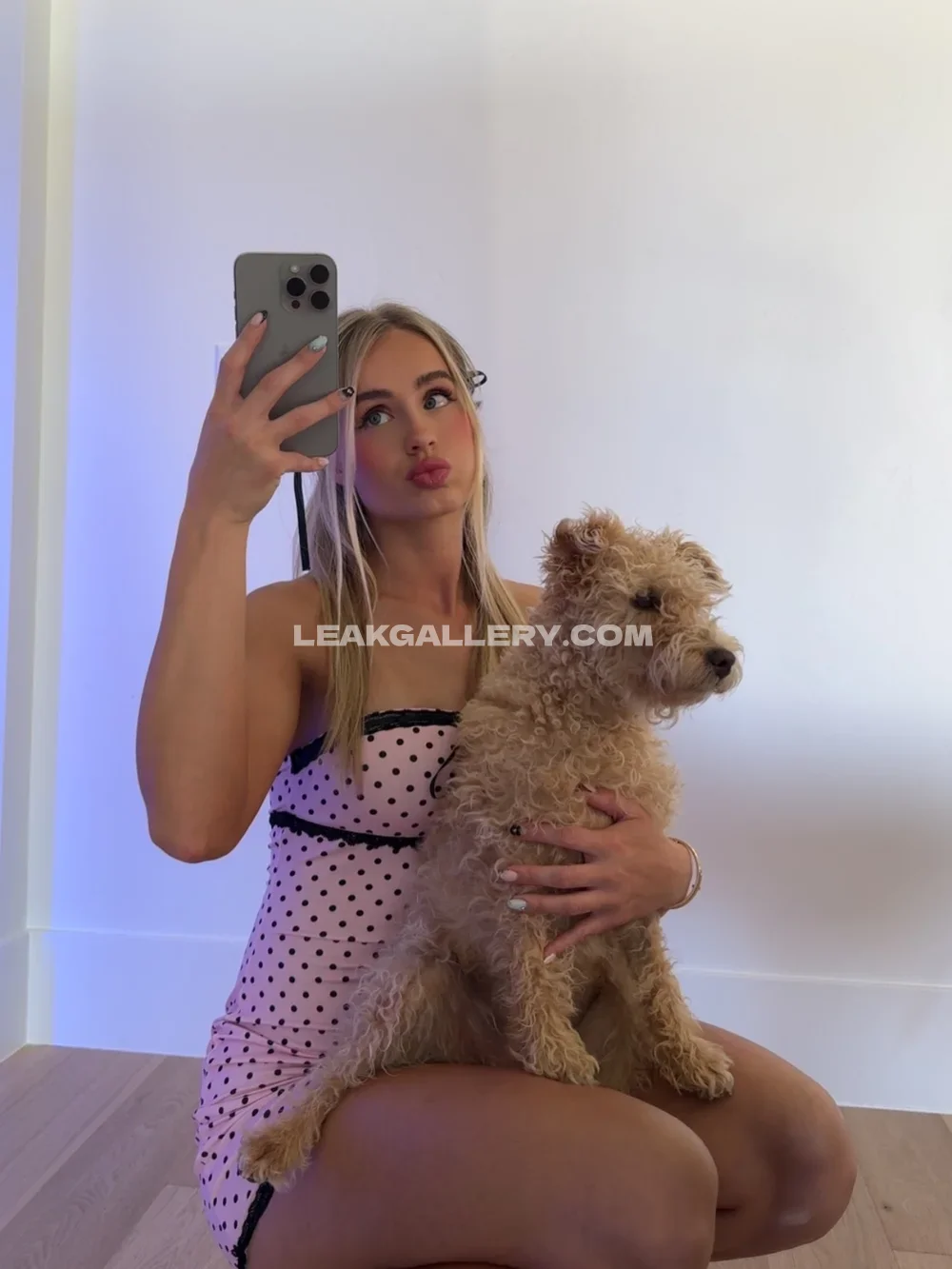 Vega_thompson Polka Dot Dress Selfie OnlyFans Photo Leaked