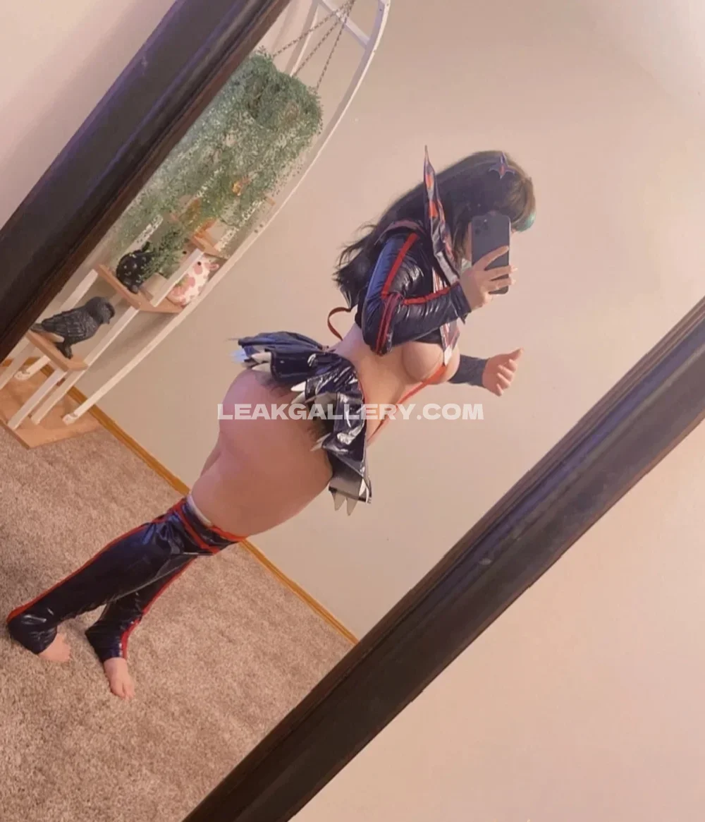 venomous_dolly