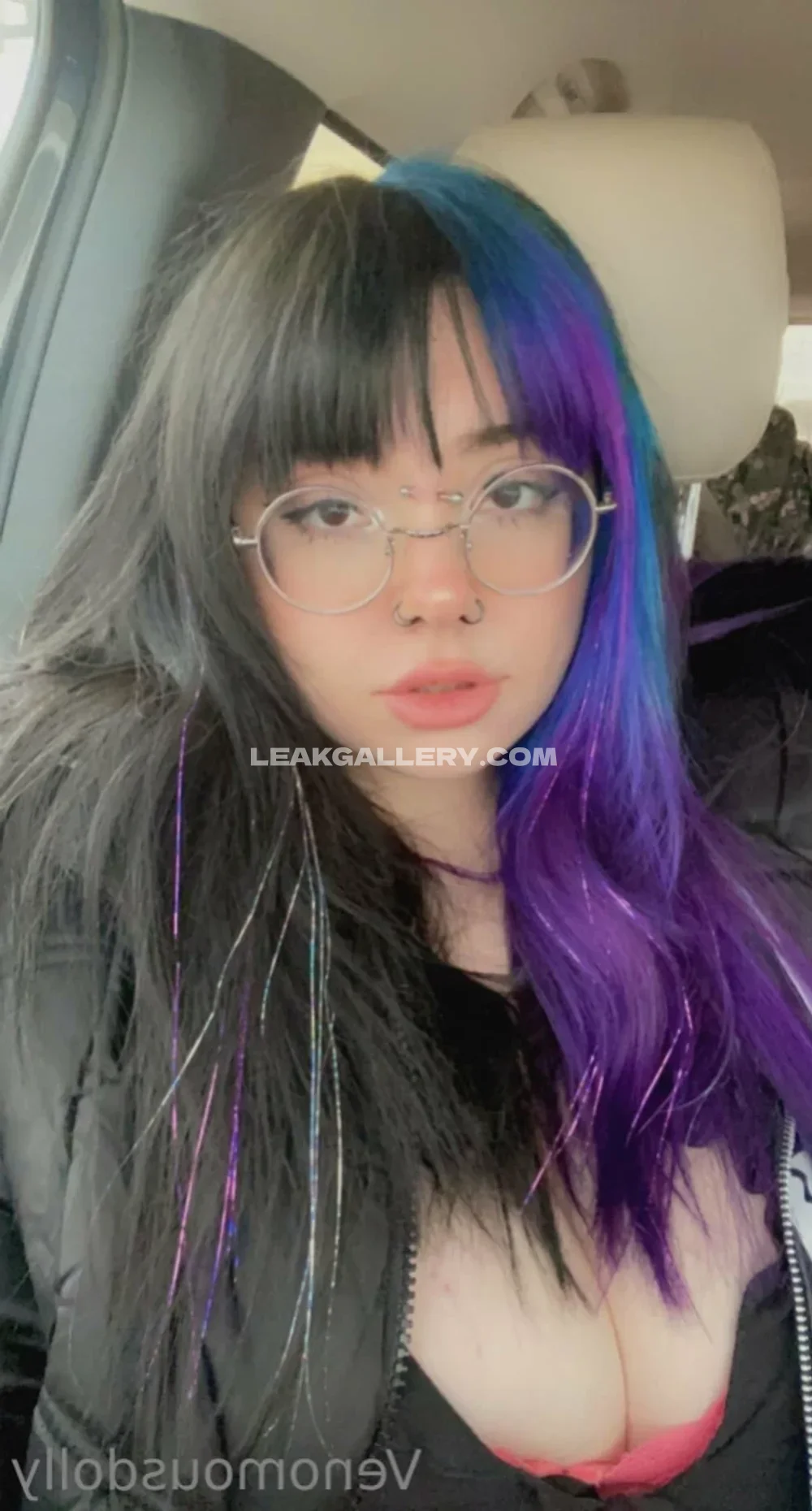 Venomous_dolly Colorful Hair Selfie OnlyFans Photo Leaked
