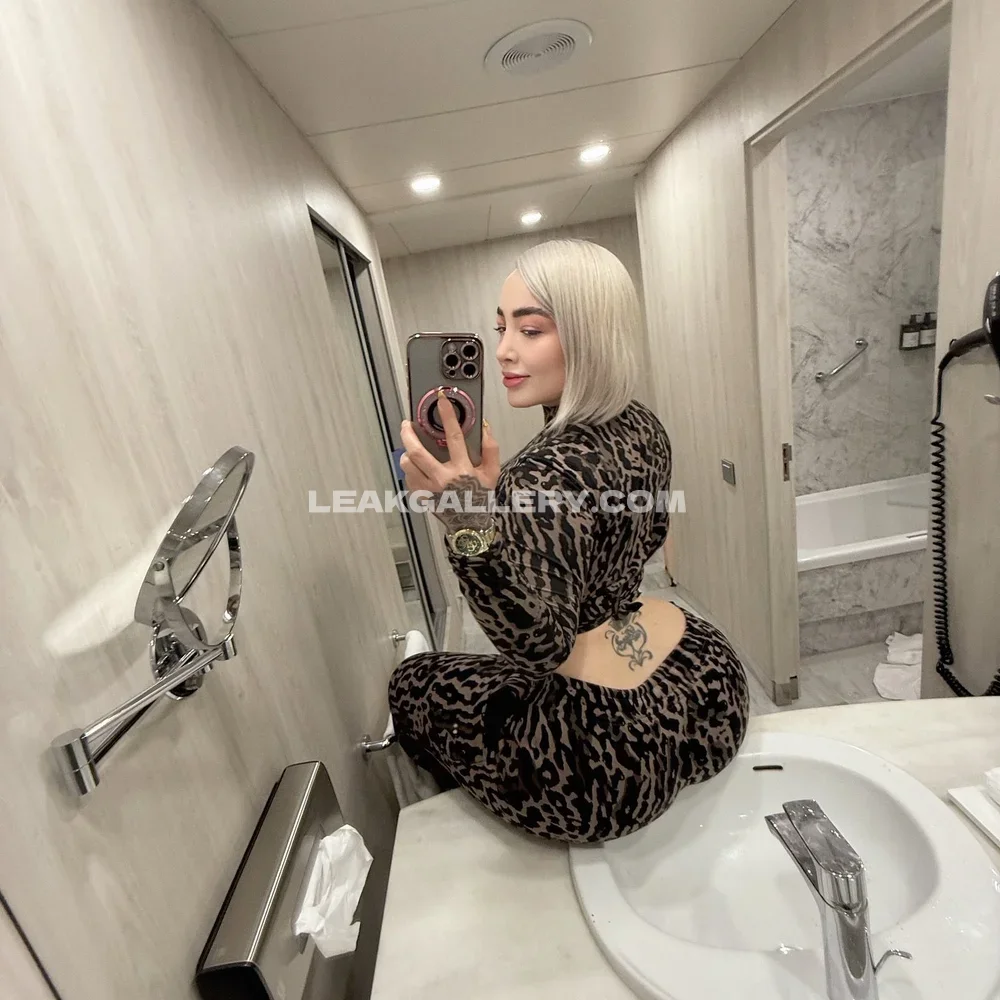 Veronicaobando99 Leopard Print Bodysuit Selfie OnlyFans Photo Leaked
