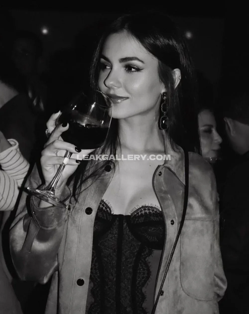 Victoriajustice Lace Bra With Wine OnlyFans Photo Leaked