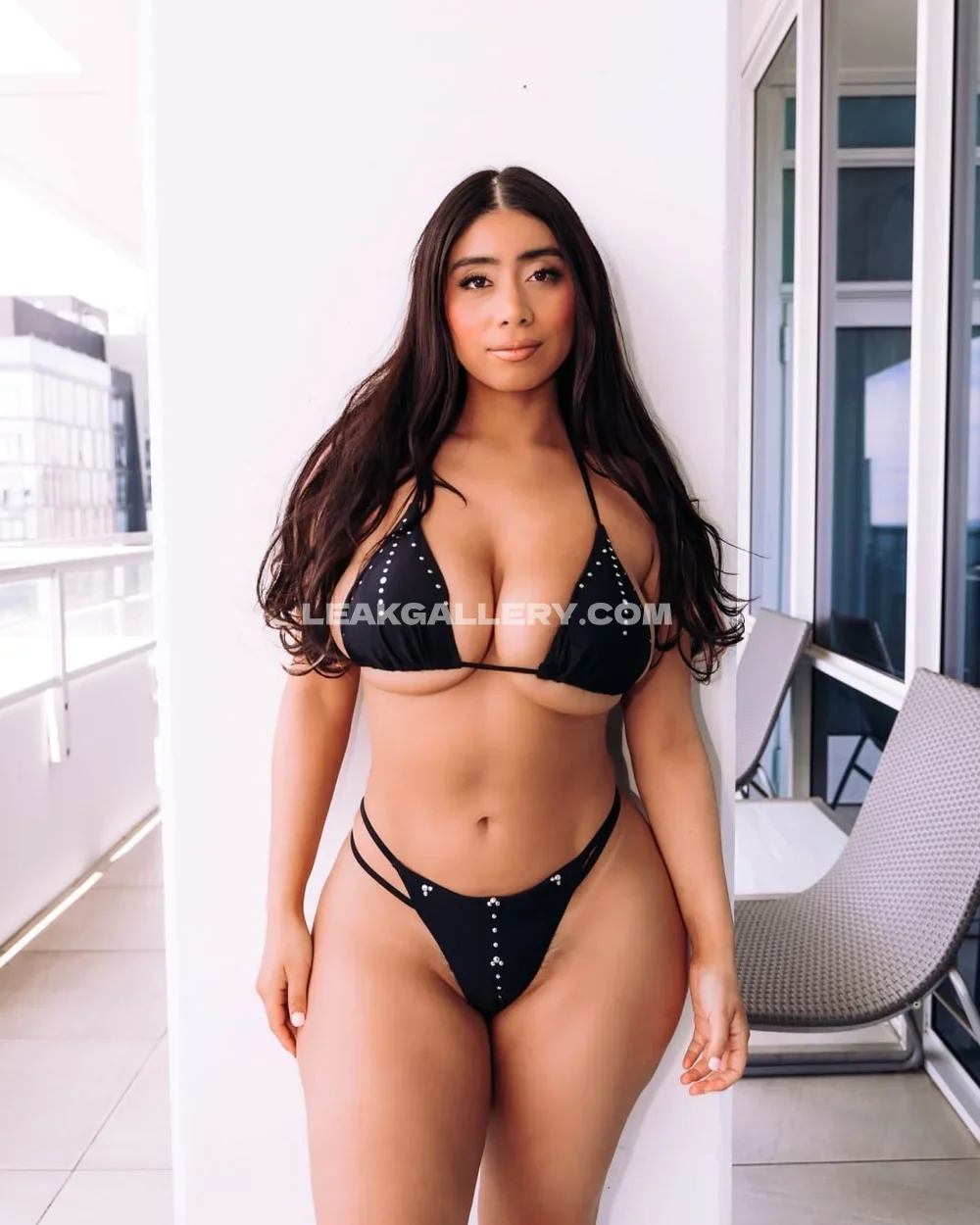 Violetmyers Black Bikini Pose OnlyFans Photo Leaked