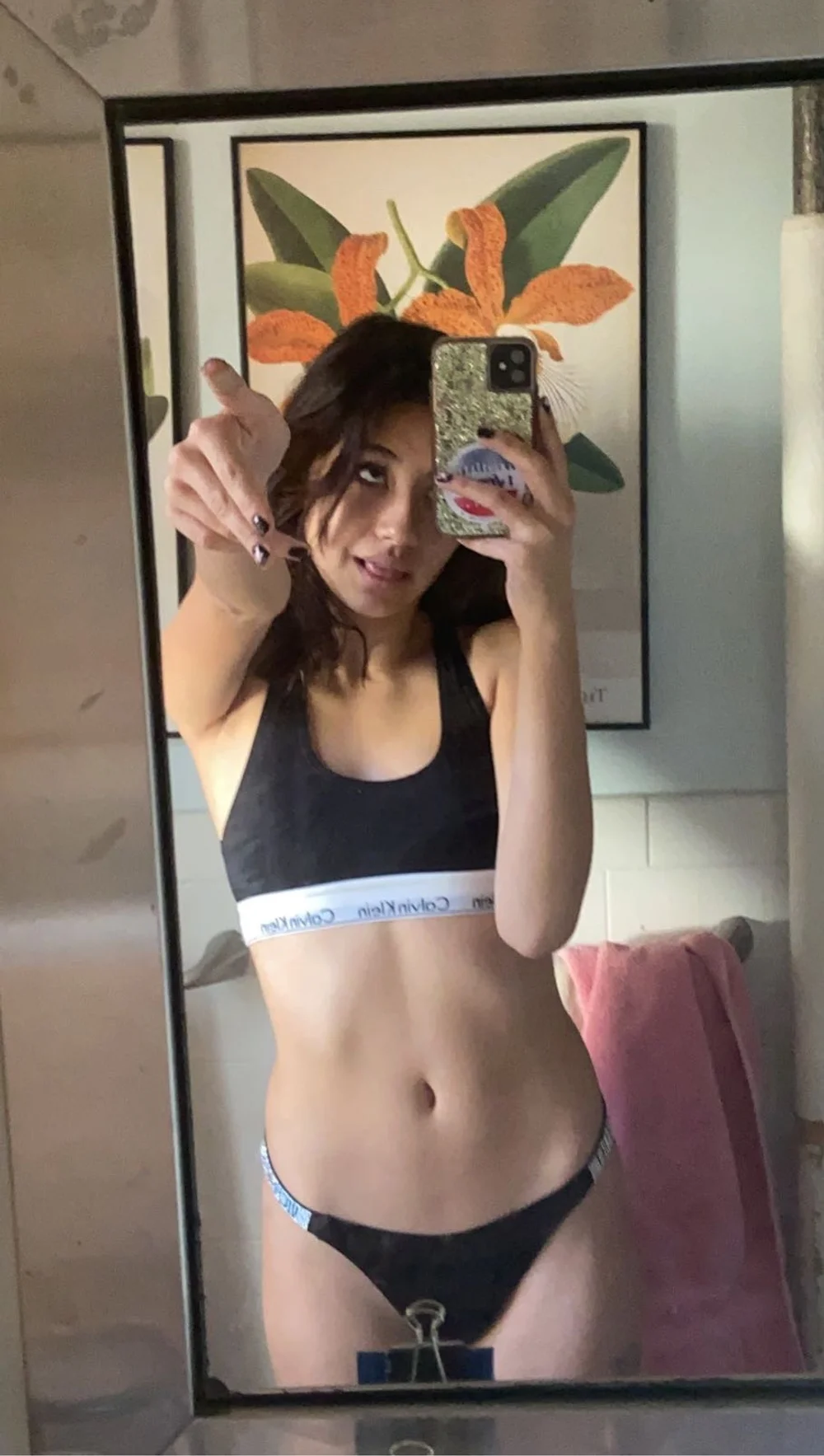 Violetsw0rld Mirror Selfie In Bra OnlyFans Photo Leaked
