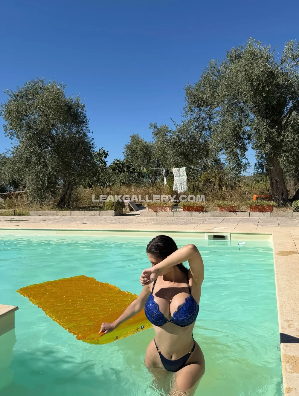 Vismaramartina.real Blue Bikini Pool Pose OnlyFans Photo Leaked