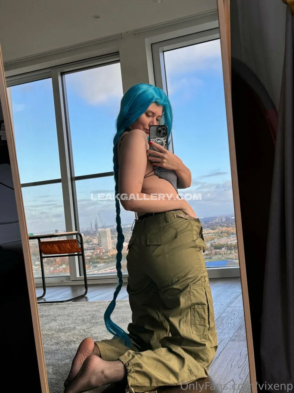 Vixenp Mirror Selfie In Cargo Pants OnlyFans Photo Leaked