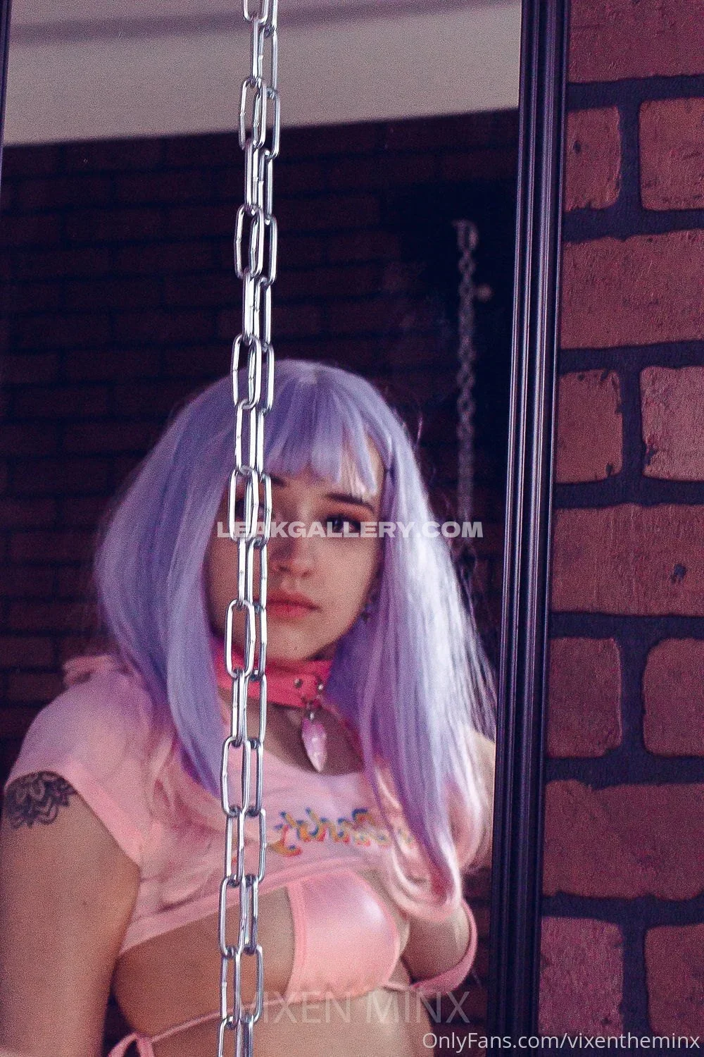 Vixentheminx Pink Top With Chain OnlyFans Photo Leaked