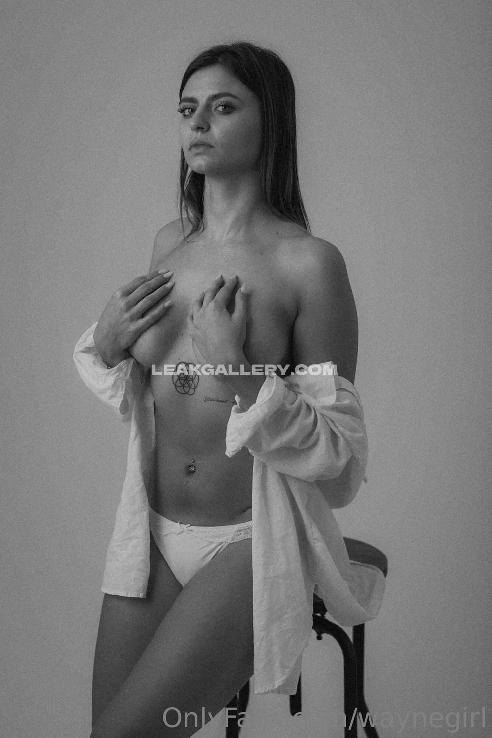 Waynegirl Topless Shirt Tease OnlyFans Photo Leaked