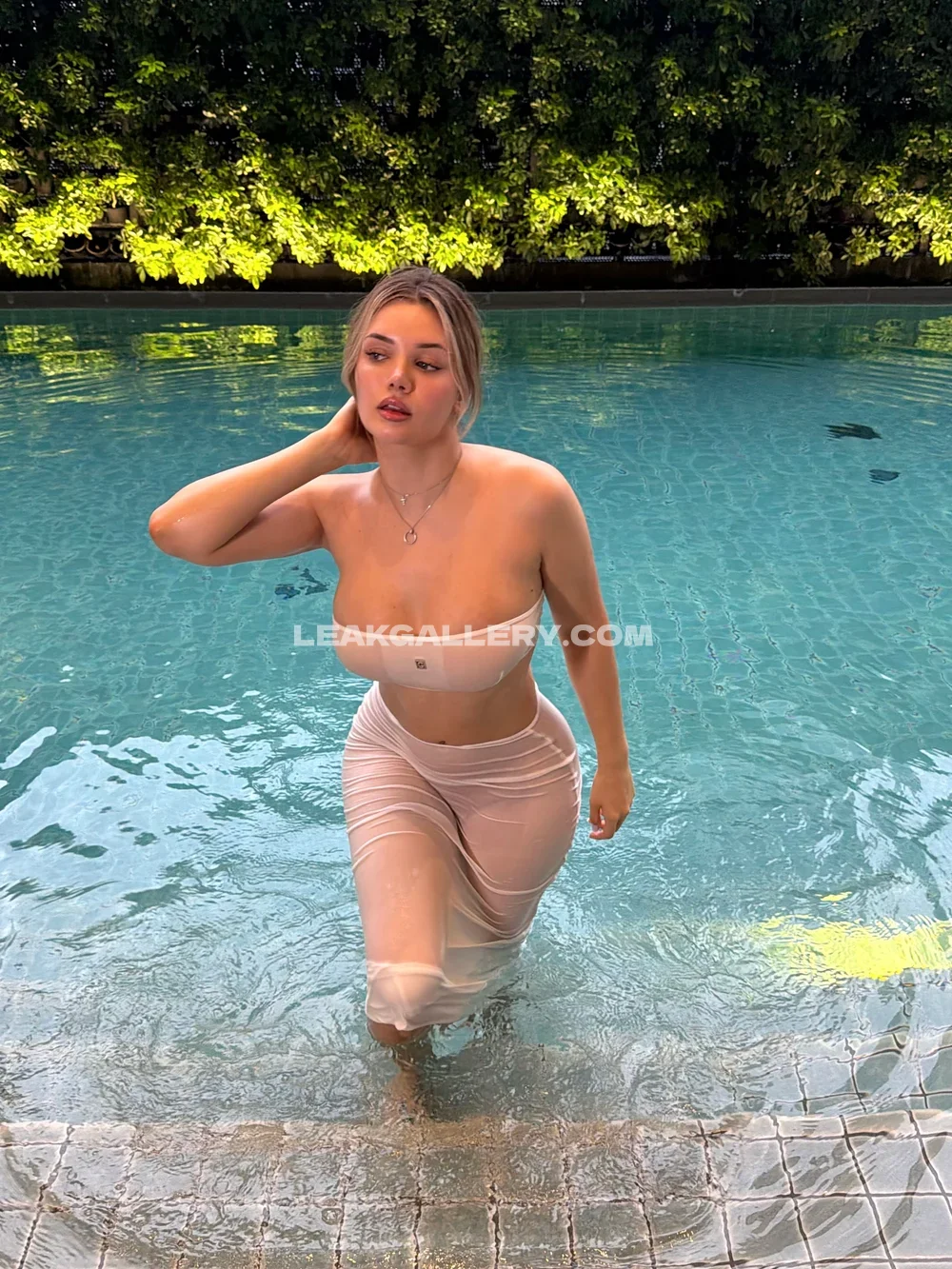 Wbery Poolside Wet Bodysuit Tease OnlyFans Photo Leaked