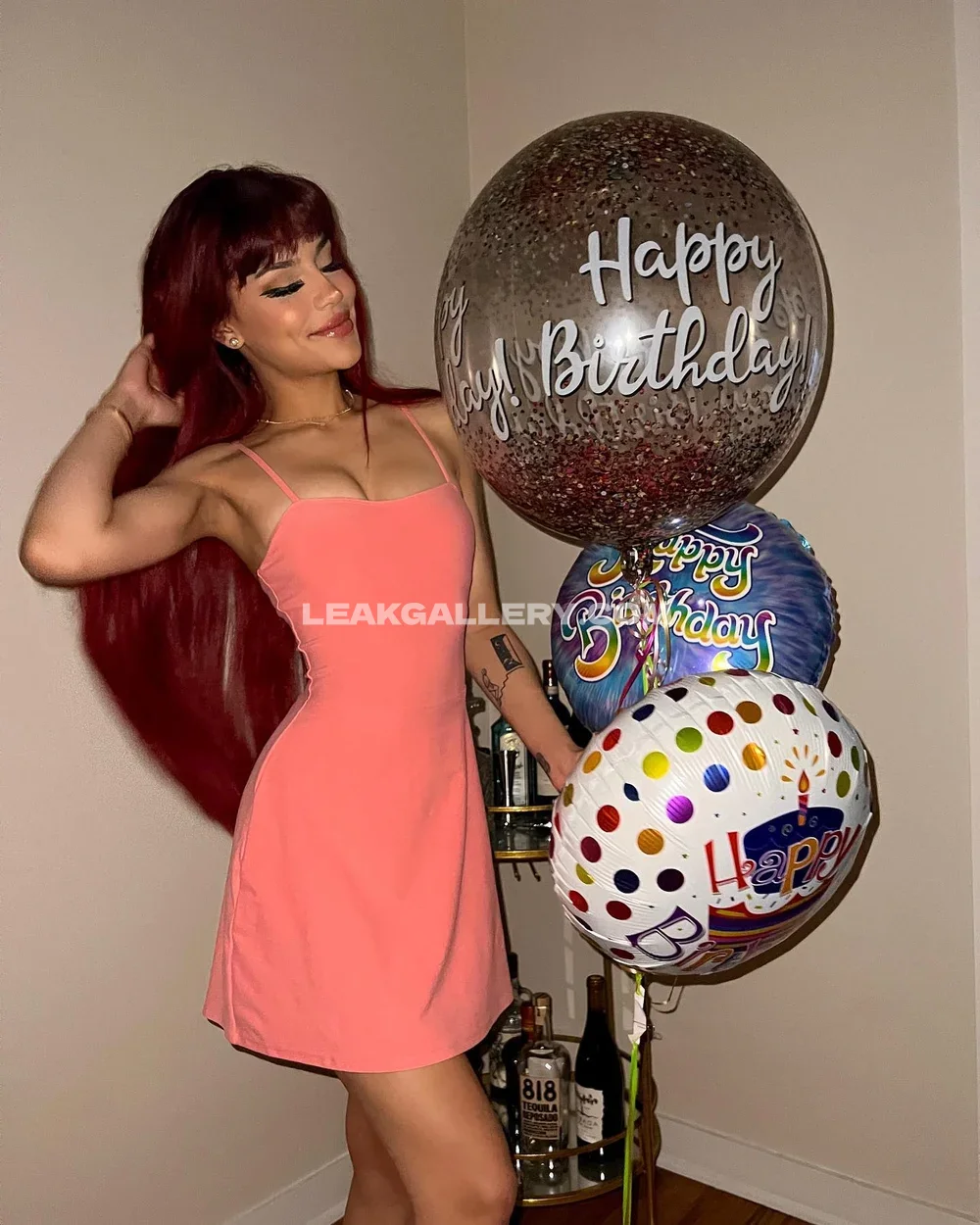 Whoahannahjo Pink Dress Birthday Pose OnlyFans Photo Leaked
