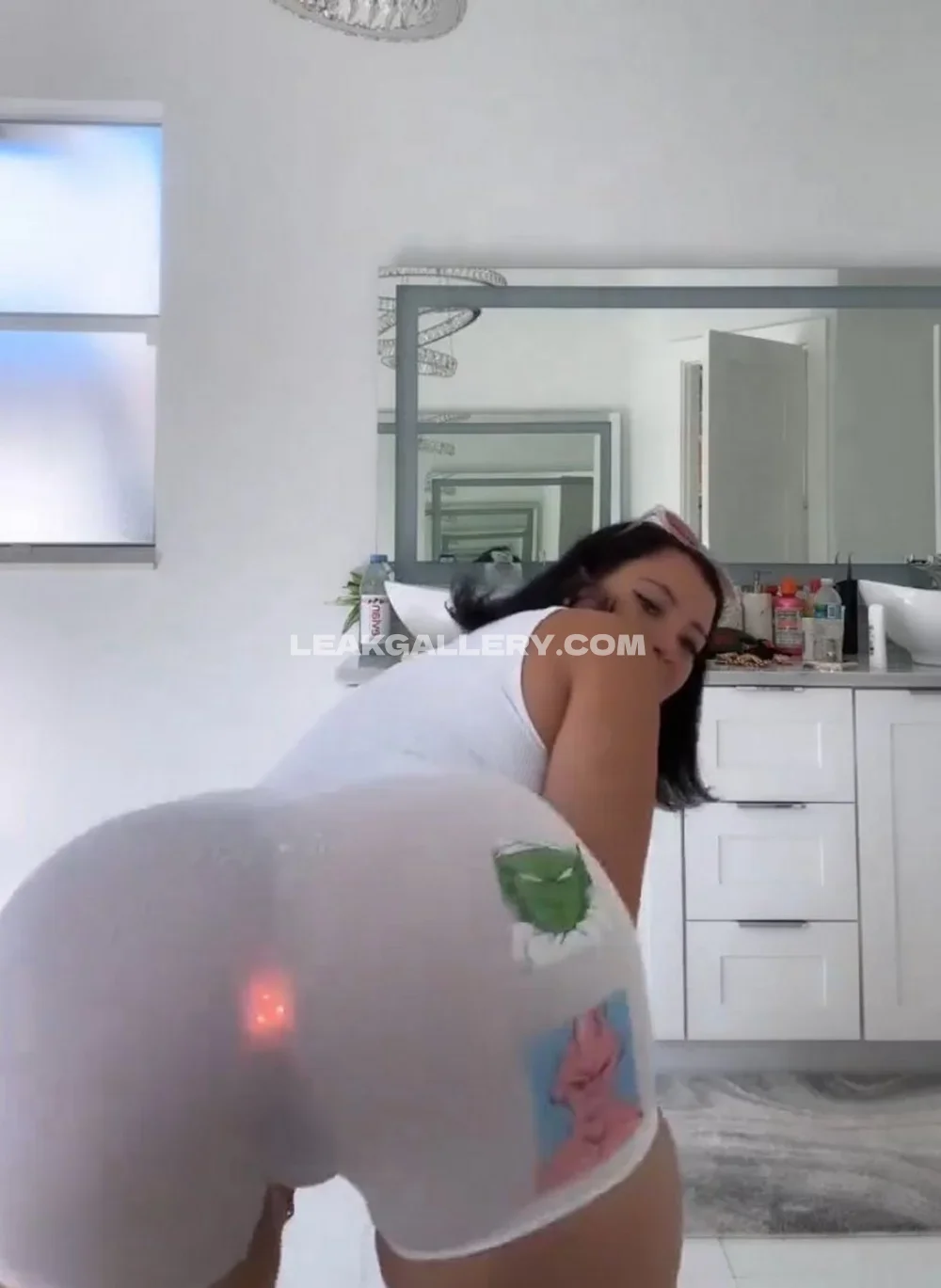 Woesenpai Sheer Shorts Ass Twerk OnlyFans Photo Leaked