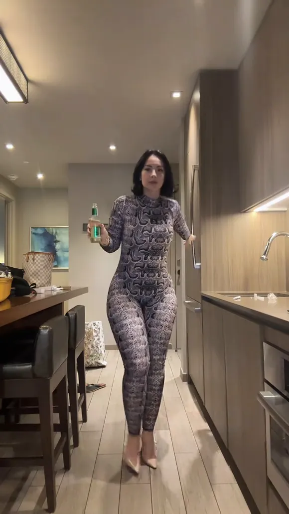 Woesenpai Full Body Patterned Bodysuit OnlyFans Video Leaked