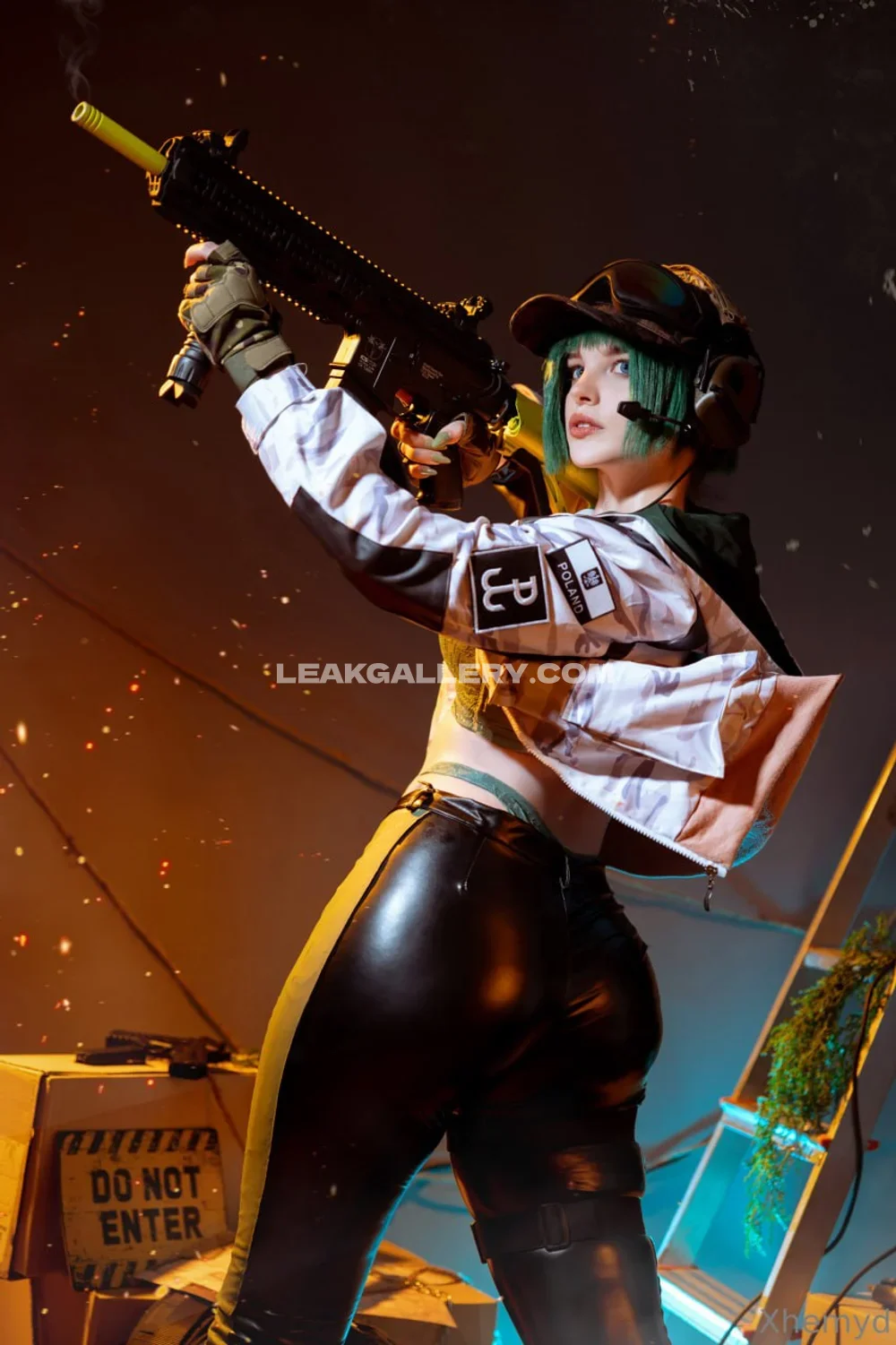Xhemyd Green Hair Gun Pose OnlyFans Photo Leaked
