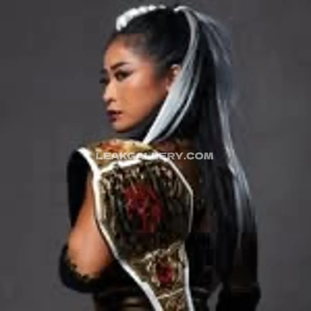 Xialiwwe Championship Belt Pose OnlyFans Photo Leaked
